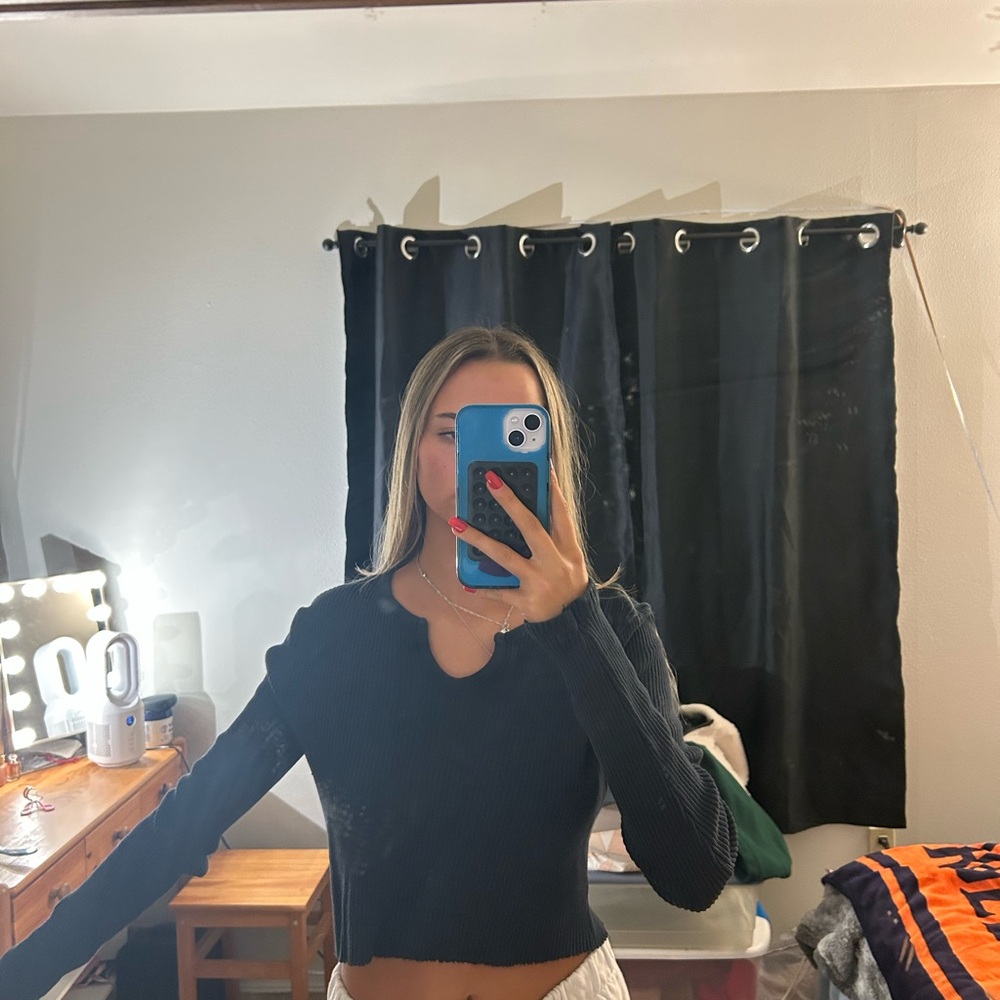 Black Ribbed Long Sleeve Crop Top